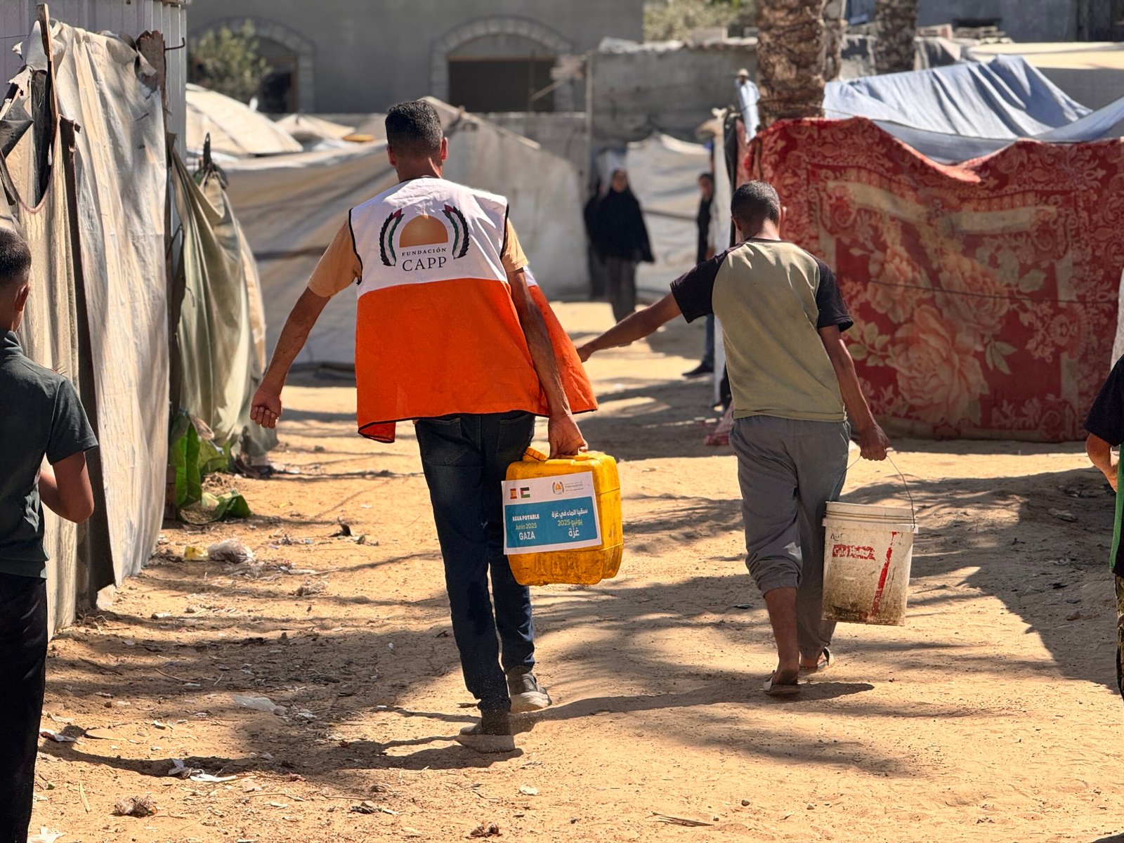 Cisterna de agua potable en Gaza